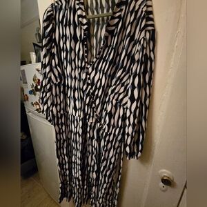Mlle Gabrielle Black and White Wave Dress